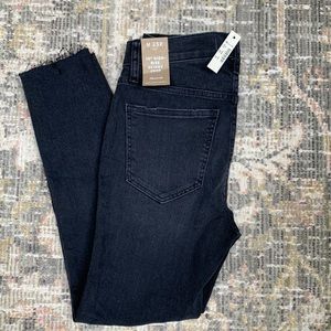 new madewell 10” high rise skinny crop size 25P in Hartland Wash